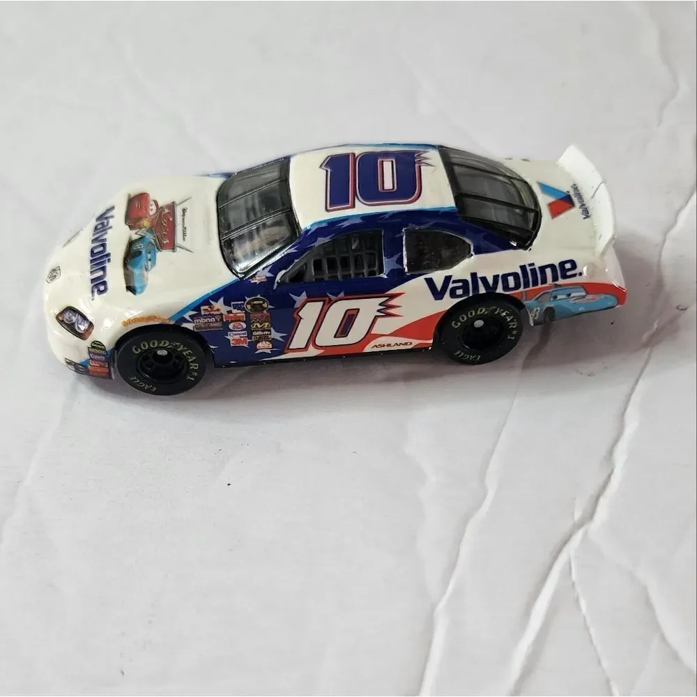 valvoline hotwheels race car